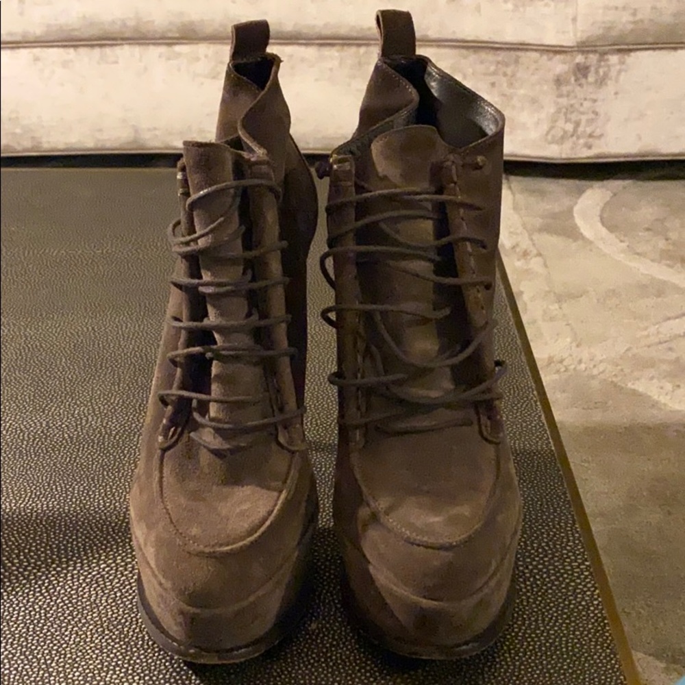 Elizabeth & James booties